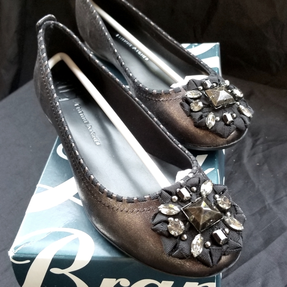 New Etienne Aigner metallic flats with a jeweled bow. Absolutely gorgeous, boxed